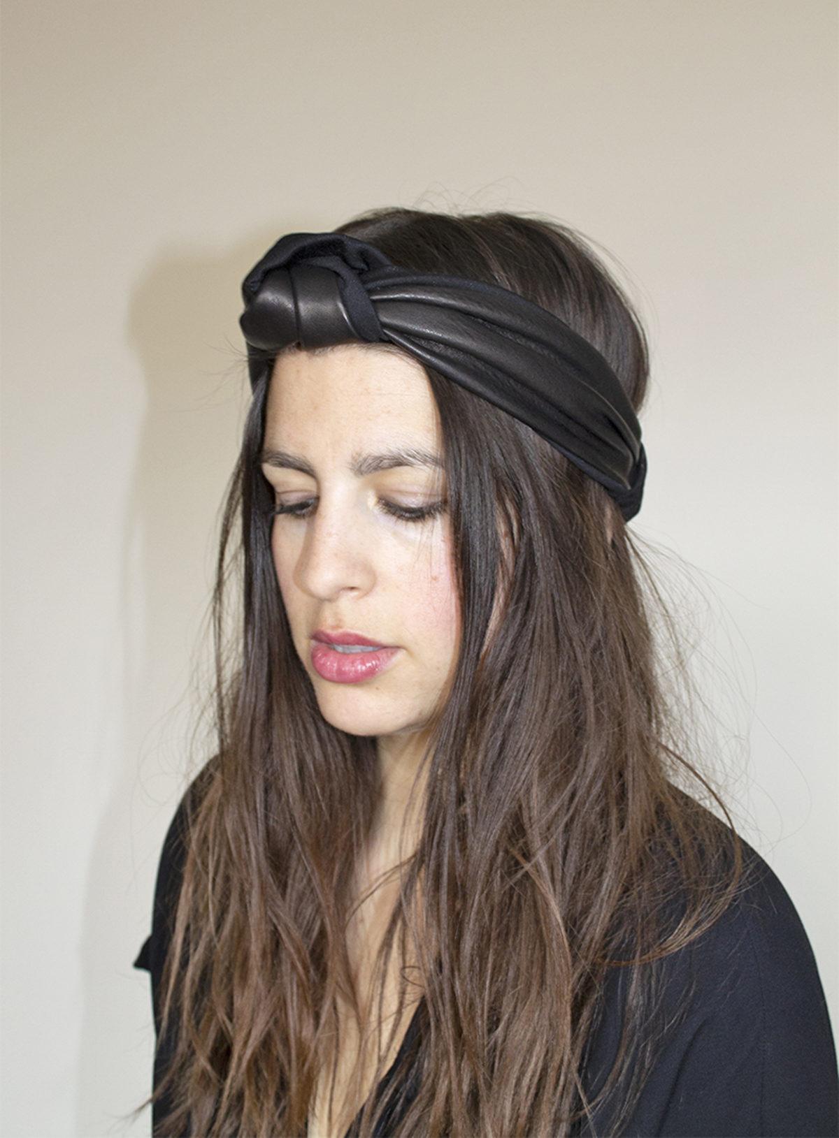 Black knot headband ⋆ ANDREA VIÊNTËC
