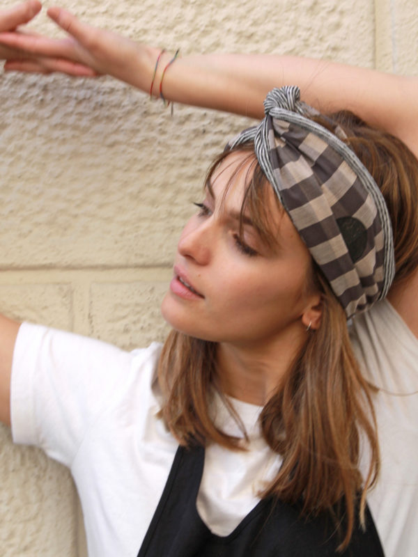 brune checks black spot open turban