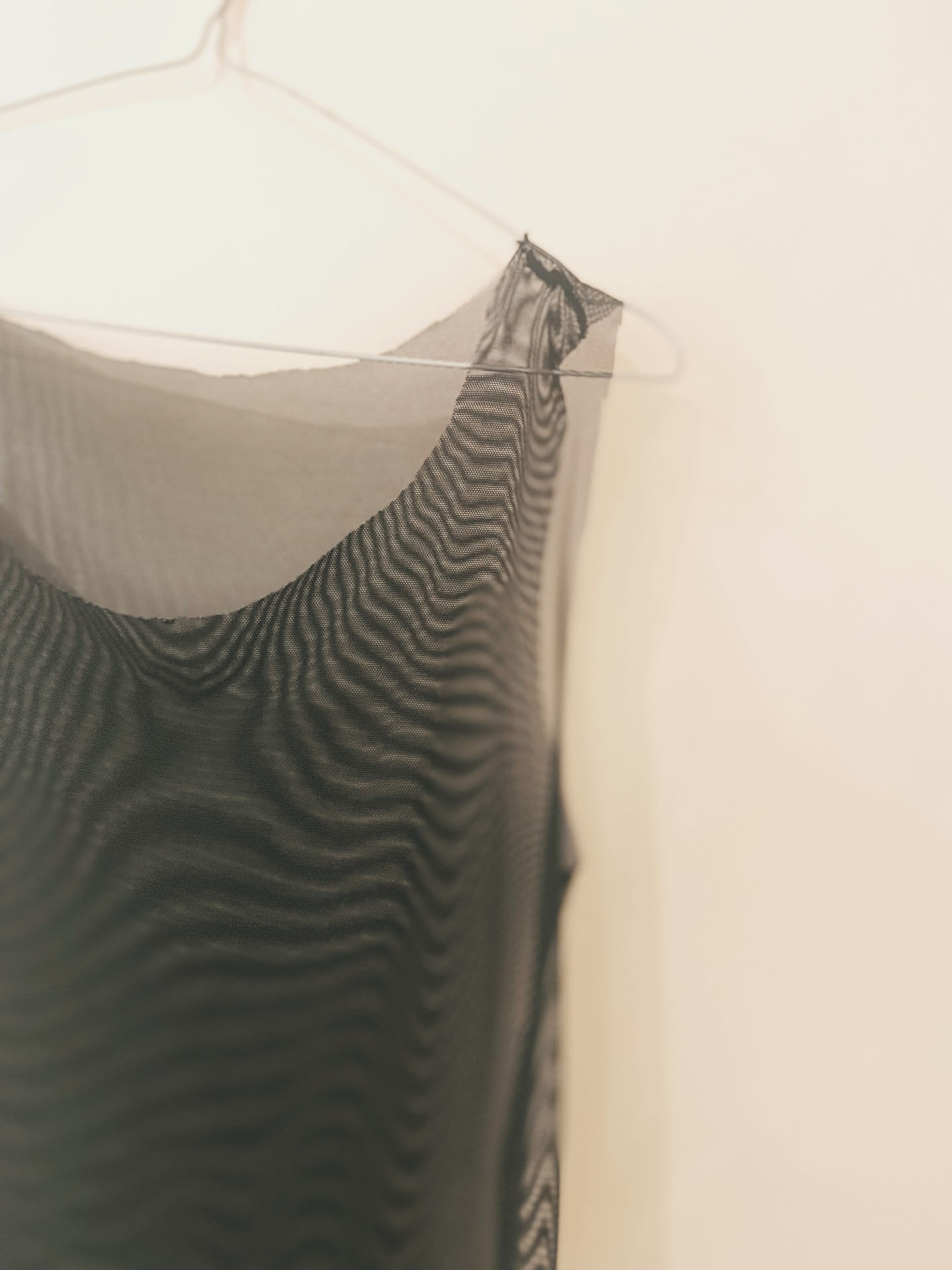 second skin tank top black