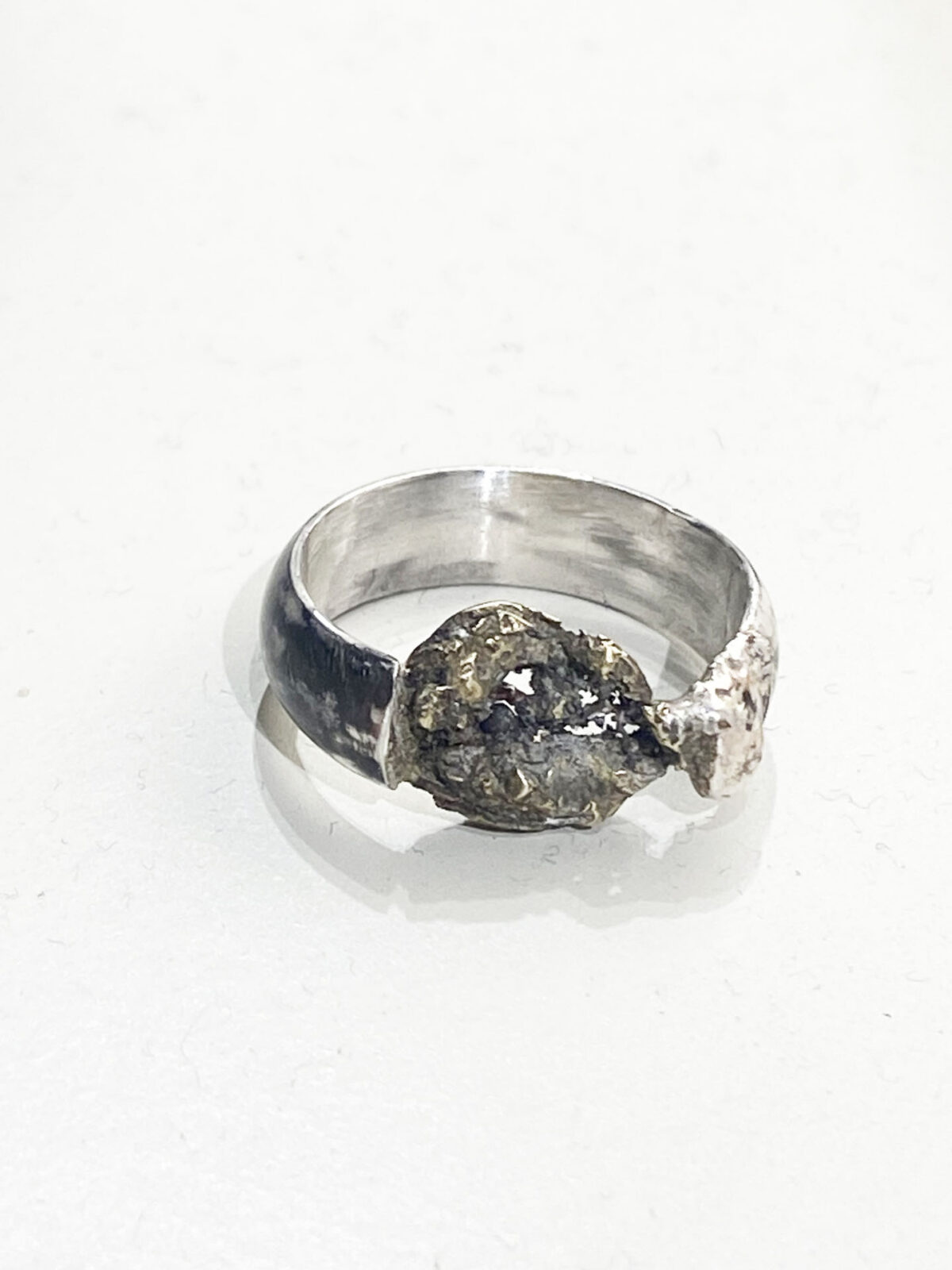 Pedra fera ringu