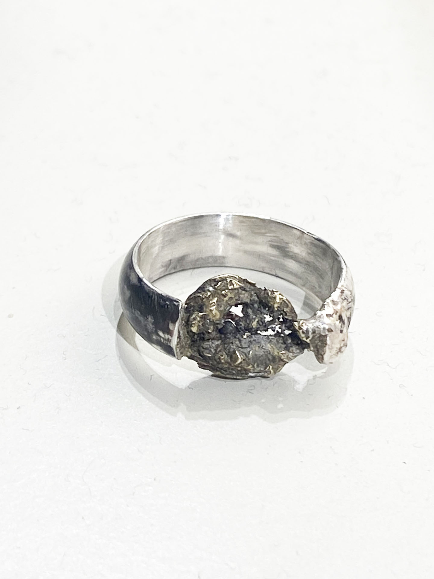 Pedra fera ringu